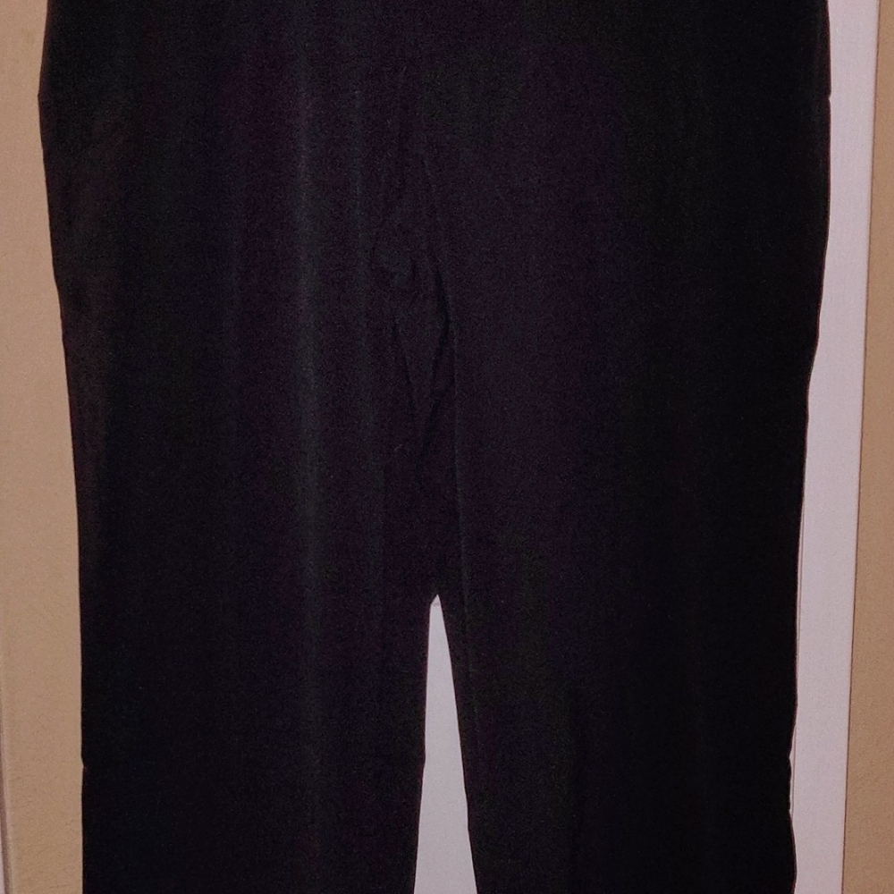 Women's Black Slacks SAG HARBOR Stretch Petite Size 8. Made In Guatemala Very Ni
